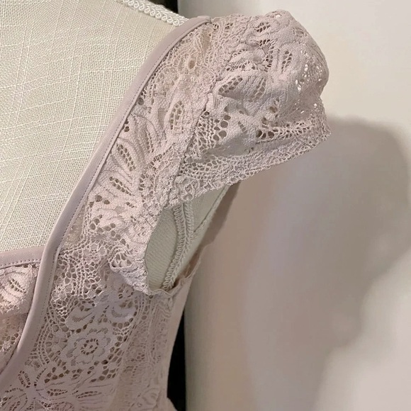 VICTORIA SECRET LACE CAP SLEEVE BODYSUIT WITH MESH BACK LAVENDER SIZE M - Picture 12 of 16